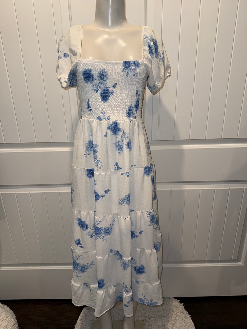 Streetwear Society White & Blue Floral Maxi Dress